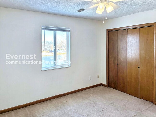 Building Photo - 4713 9th St Rd