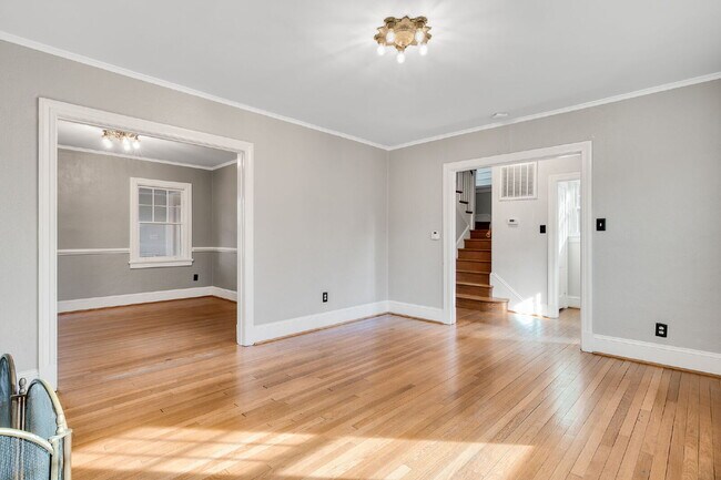 Building Photo - Standout 3-bed, 1.5-bath 1930s Richmond home full of vintage charm