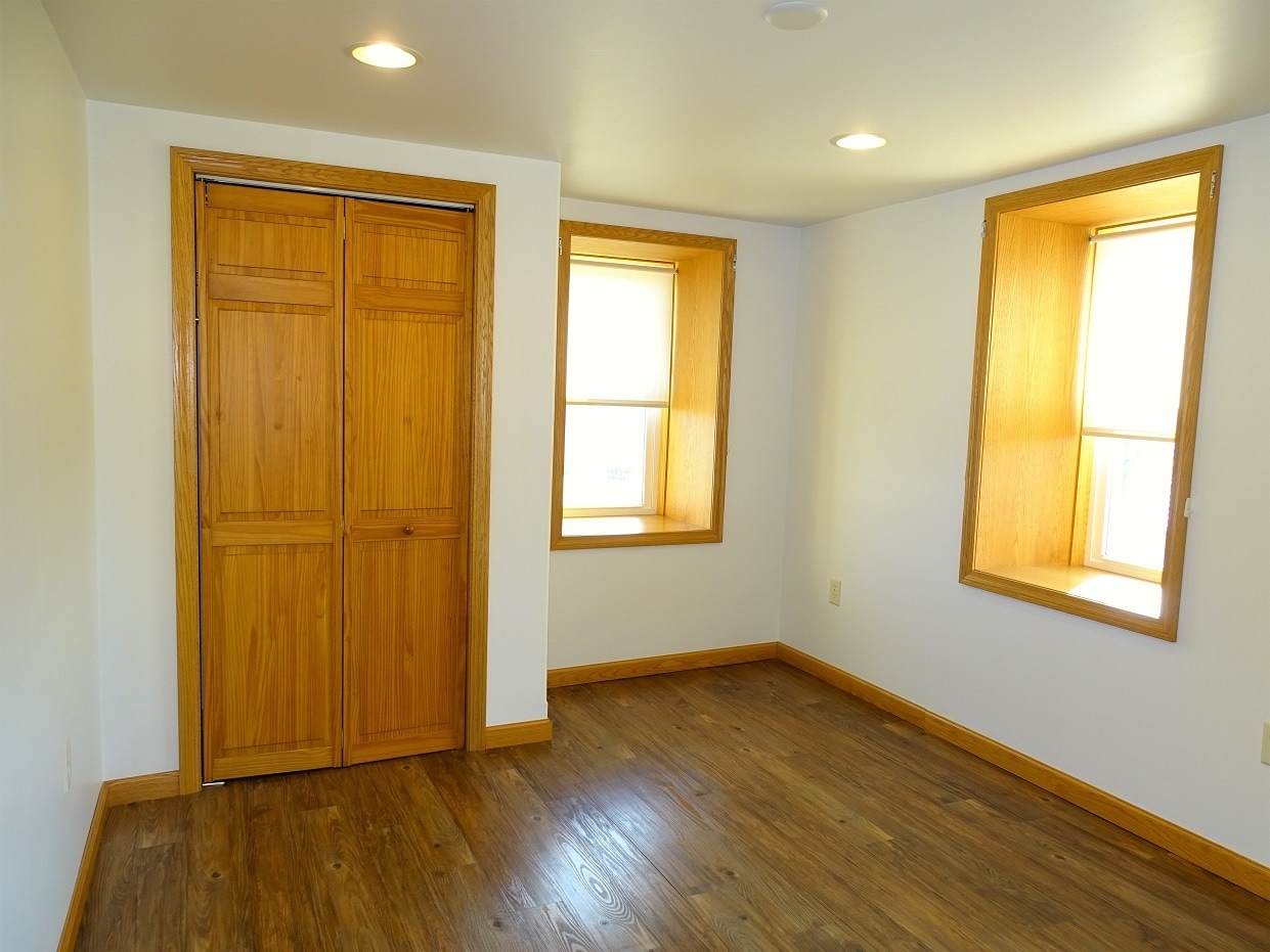 Building Photo - 454 Race Rd