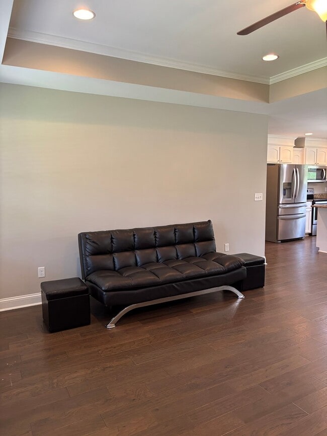Building Photo - 531 Waterlily Dr