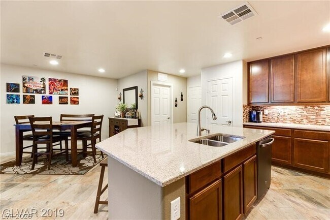 Building Photo - 3008 Bicentennial Pkwy