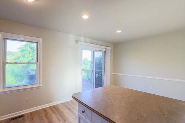 Building Photo - 8507 Gradien Dr