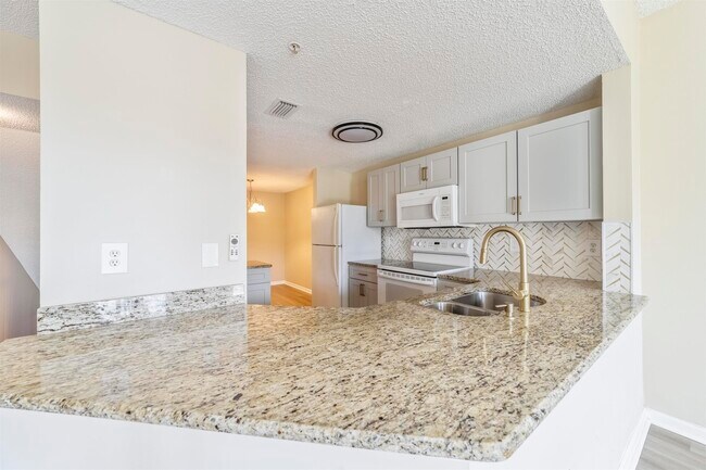 Building Photo - 4000 Grande Vista Blvd