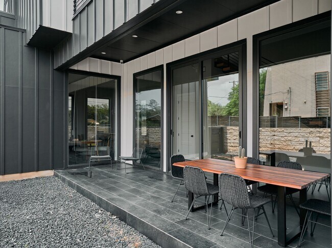 Building Photo - 412 Kemp St