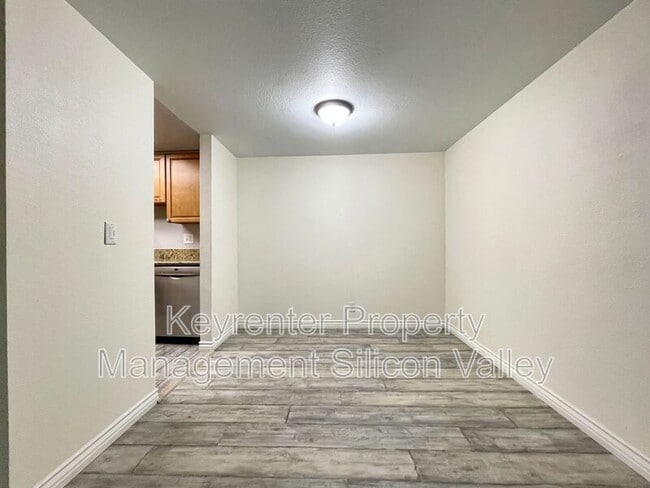 Building Photo - 151 Buckingham Dr