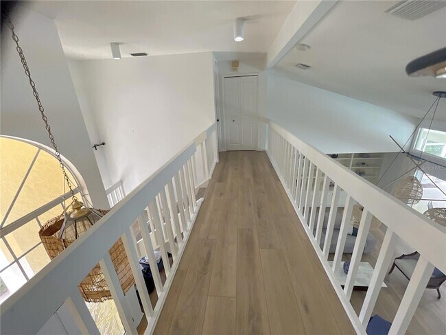 Building Photo - 4489 Oak View Dr