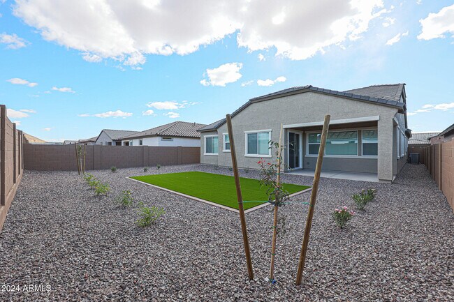 Building Photo - 7606 W Jackrabbit Ln