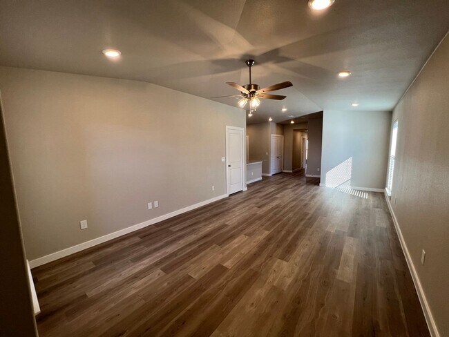 Building Photo - NEW 3 Bedroom In Harvest Development In Wo...