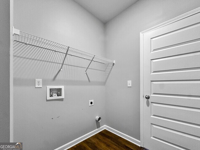Building Photo - 4035 Emmons St