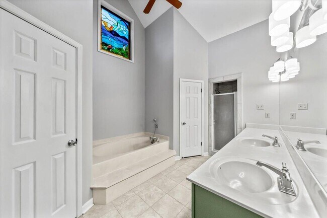 Building Photo - 7559 Cross Village Dr