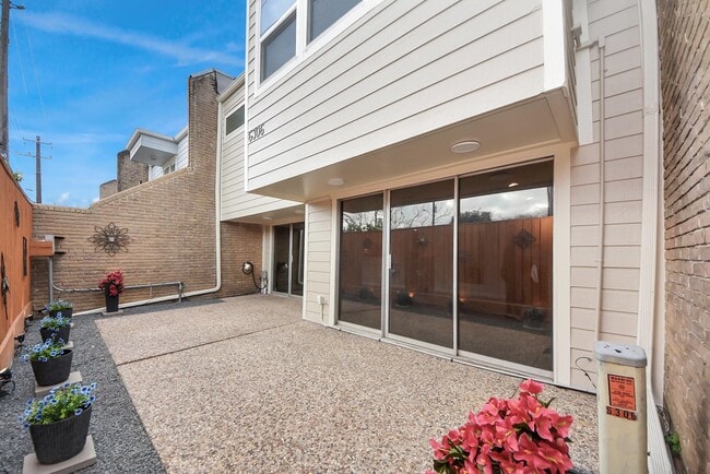 Building Photo - 6306 S Rice Ave