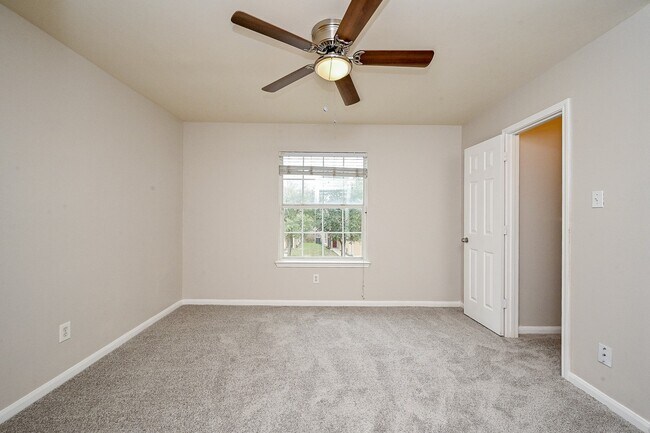 Building Photo - 6127 Yorkglen Manor Ln