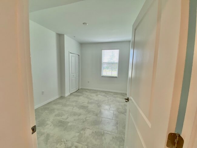 Building Photo - 6015 Ellerston Way