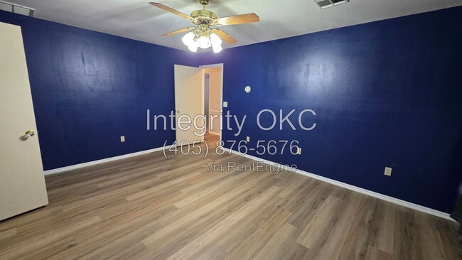 Building Photo - 1301 Newbury Dr