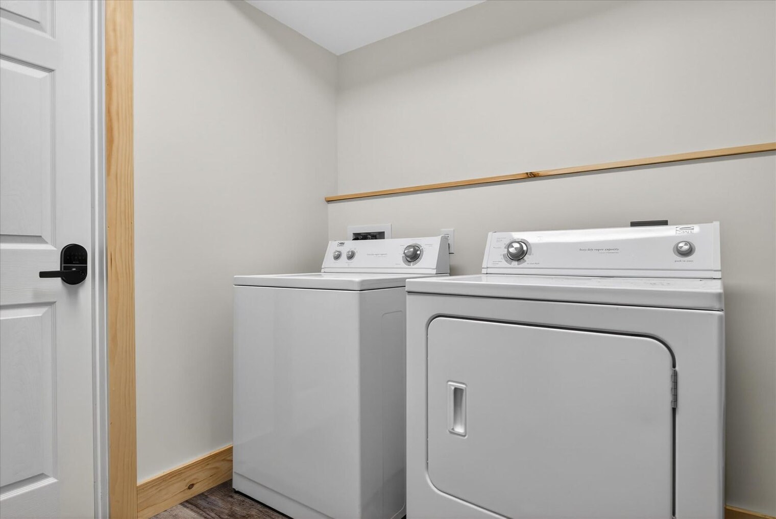 Building Photo - 782 Woods Hill Rd