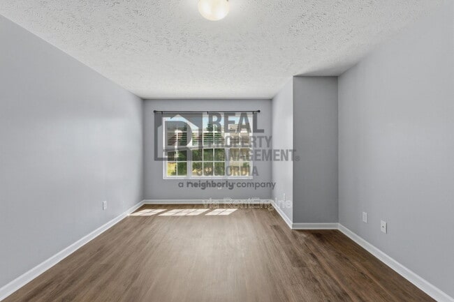 Building Photo - 1518 Hamden Dr