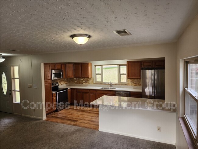 Building Photo - 5802 Tazewell Pike