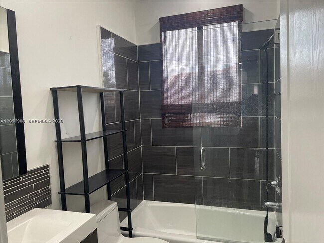 Building Photo - 6644 SW 163rd Pl