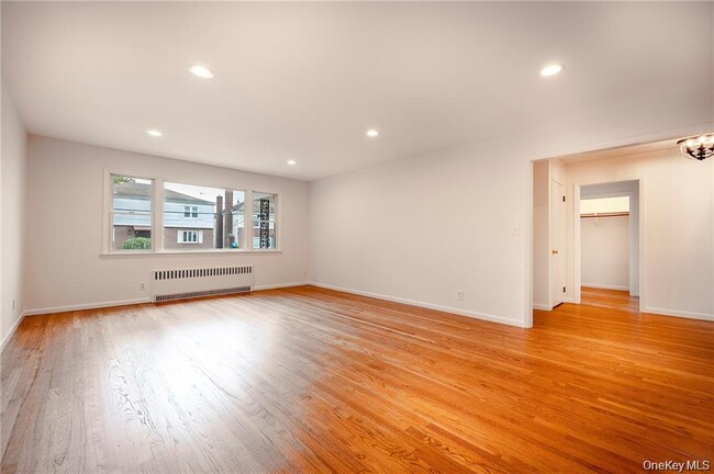 Building Photo - 107 Woodside Ave