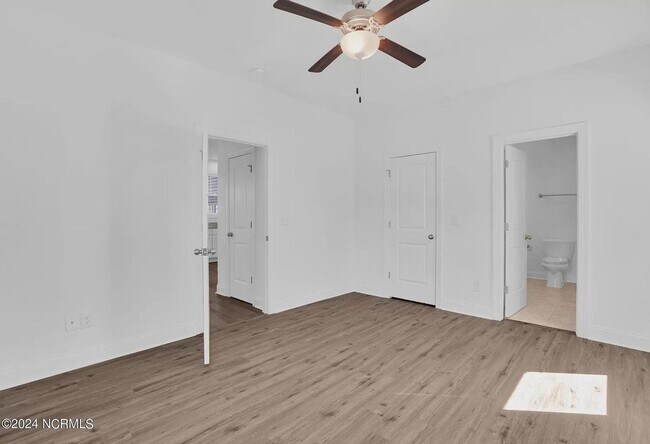 Building Photo - 455 Belvedere Dr