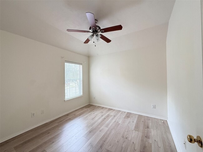 Building Photo - 1528 Mesa Verde Dr