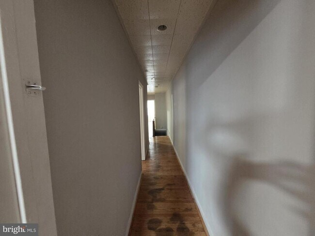 Building Photo - 633 E Allegheny Ave