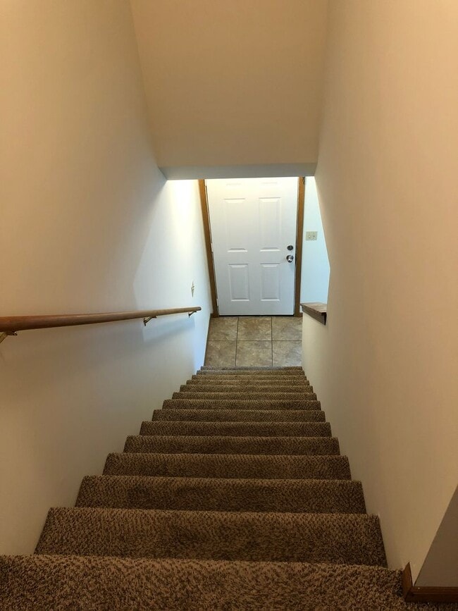Building Photo - 415 Briden