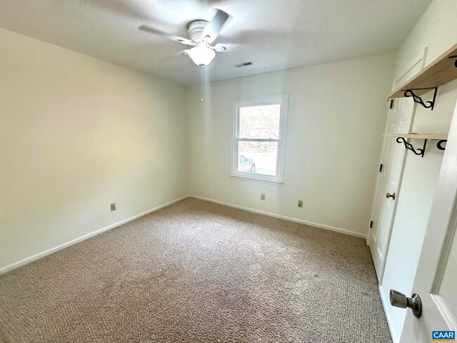 Building Photo - 3501 Glenaire Dr