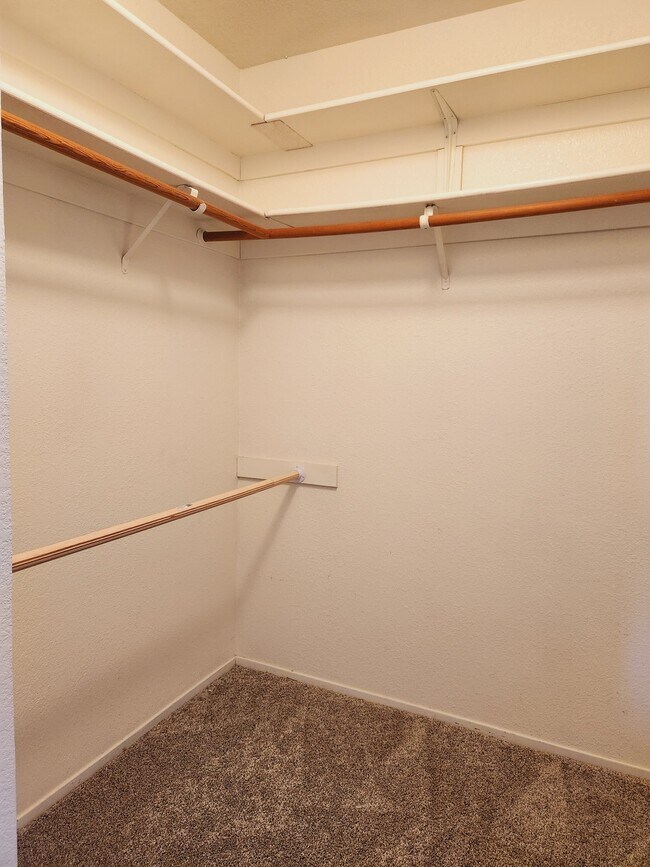 Building Photo - 1814 Evalane Way
