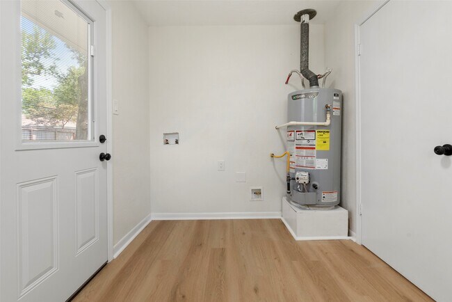 Building Photo - 2610 Moss Hill Dr