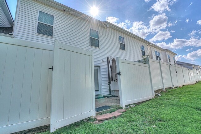 Building Photo - 107 Latimer Dr