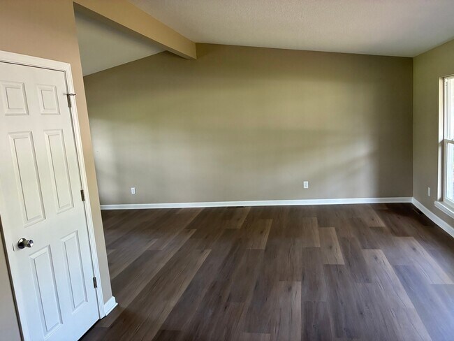 Building Photo - 418 Ranchero Pl