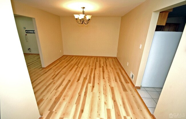 Building Photo - 17 Gardenia Ct