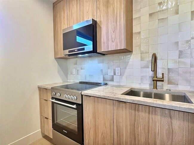 Building Photo - 150 51st St N