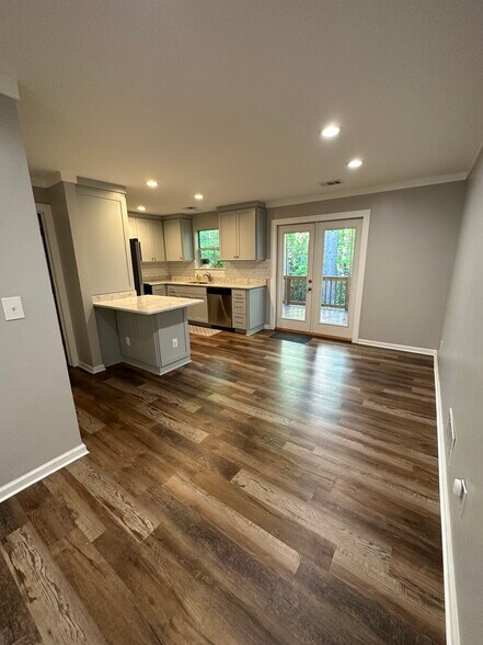 Building Photo - 2953 Lexington Trace Dr SE