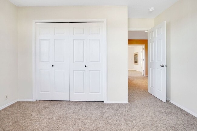 Building Photo - 4Bd/2.5Ba Two Story House - Available Soon!