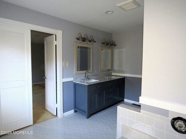 Building Photo - 273 Plum Dr
