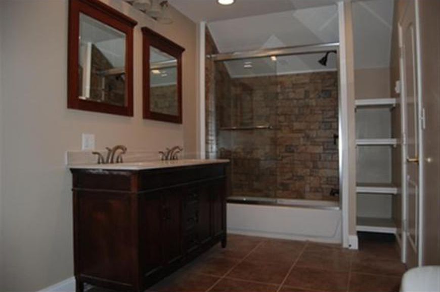 Building Photo - 265 Main St