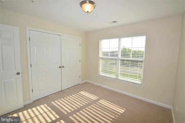 Building Photo - 24646 Jackalope Terrace