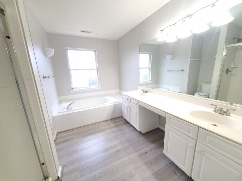 Building Photo - 1 Dartmouth Ave