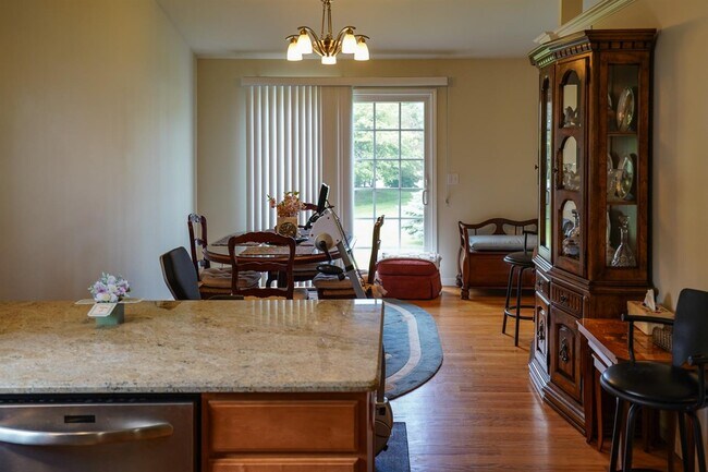 Building Photo - 276 Stone Glen Ct