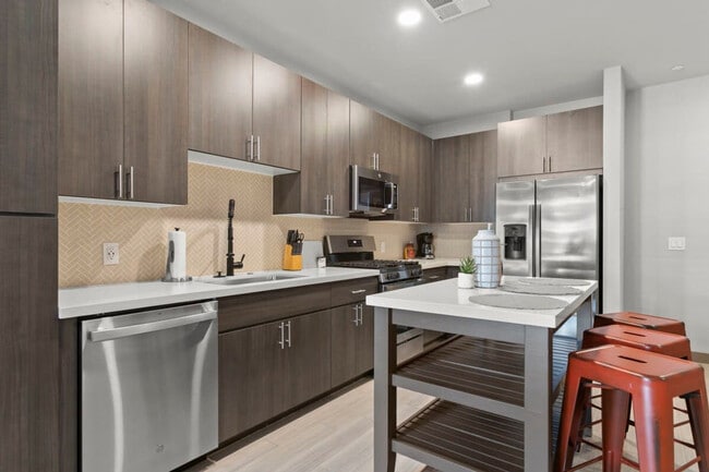 Building Photo - 390 N 2nd Ave