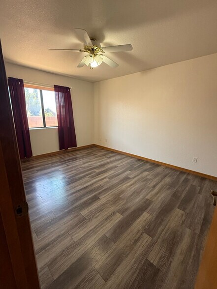 Building Photo - 2747 Chambers Ave