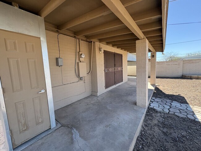 Building Photo - Central Tucson, close to University of Arizona and more!!!