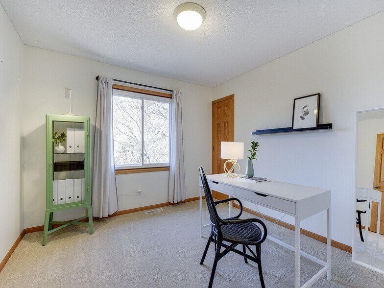 Building Photo - 17505 Rustic Hills Dr