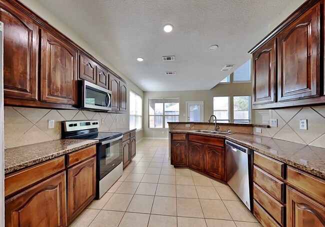 Building Photo - 2246 Whitney Dr