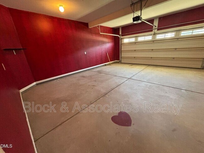 Building Photo - 438 Roanoke Dr