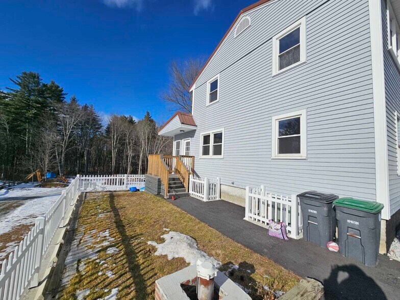 Building Photo - 1230 Smyth Rd