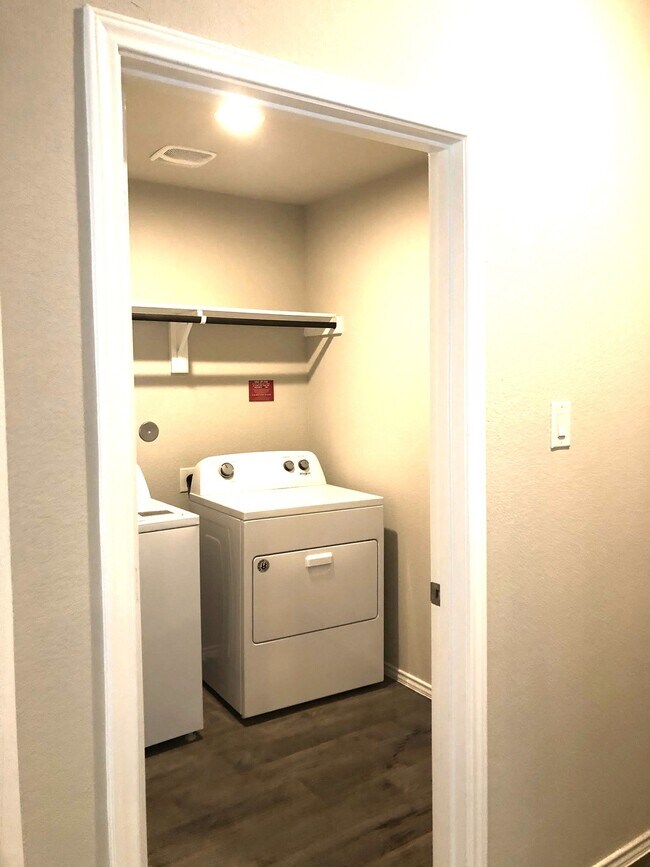 Building Photo - 21422 Chester Cliff Ln