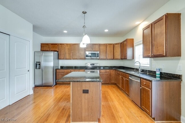 Building Photo - 155 Granite Dr